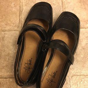 LifeStride Size 8 1/2 Black Mary Janes. Almost New
